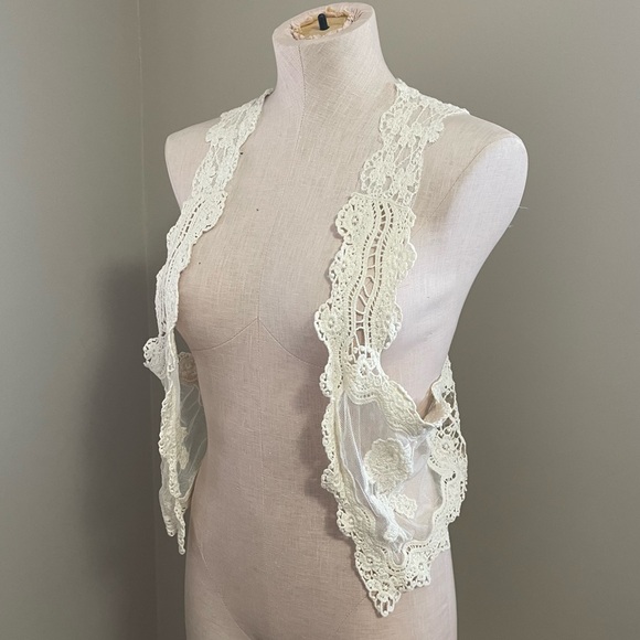 JANE & JOHN Crochet Lace Vest Boho Bohemian Festival Style - Picture 1 of 7